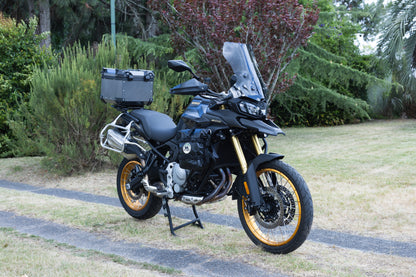Baúl Trasero de Aluminio 55L para Moto Trail & Adventure – Base Universal – Resistente al Agua